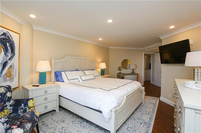 4041 Gulf Shore BLVD N # 305, Naples, FL 34103