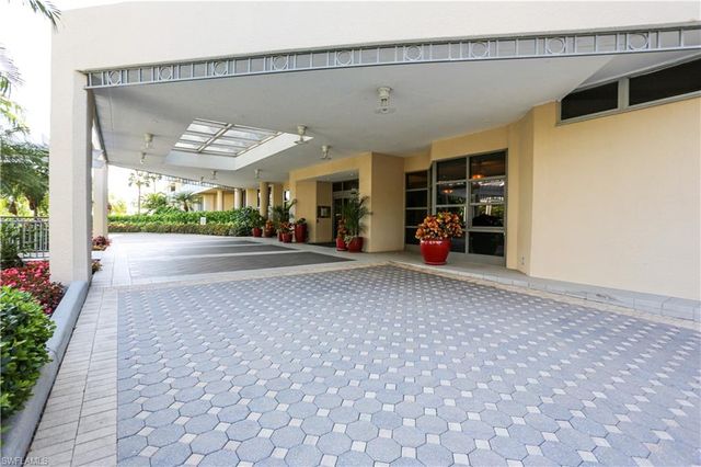 4041 Gulf Shore BLVD N # 305, Naples, FL 34103