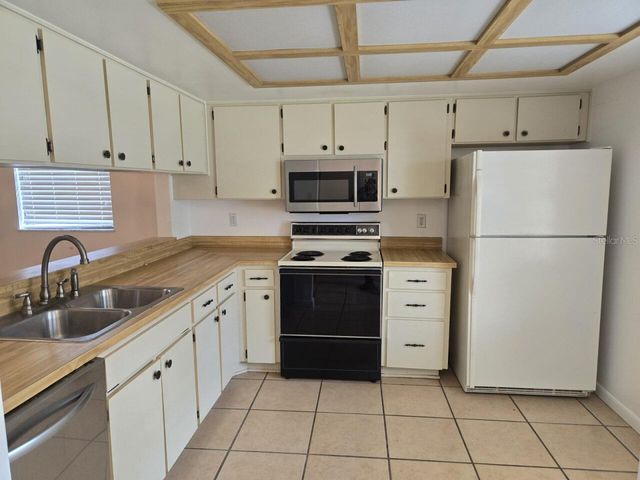 38349 COTTONWOOD PLACE 1, Zephyrhills, FL 33542