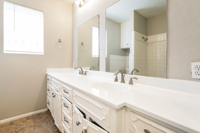 1424 Wreyhill Drive, Hurst, TX 76053