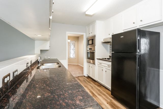1424 Wreyhill Drive, Hurst, TX 76053