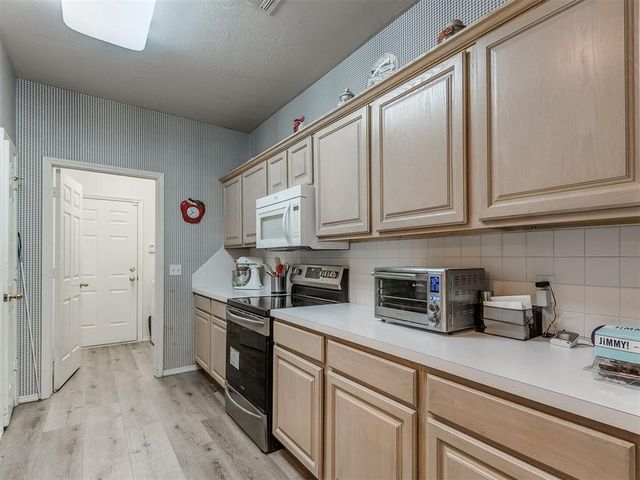 4617 NW 25th Place, Oklahoma City, OK 73127
