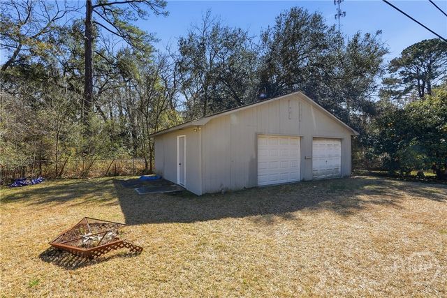 306 Chatham Villa Drive, Savannah, GA 31408