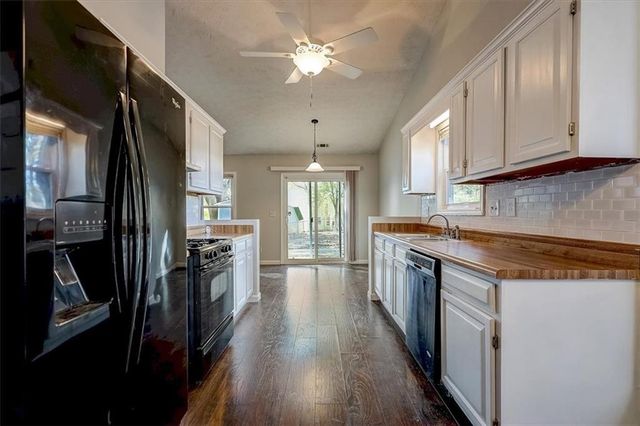 920 River Rock Drive, Woodstock, GA 30188