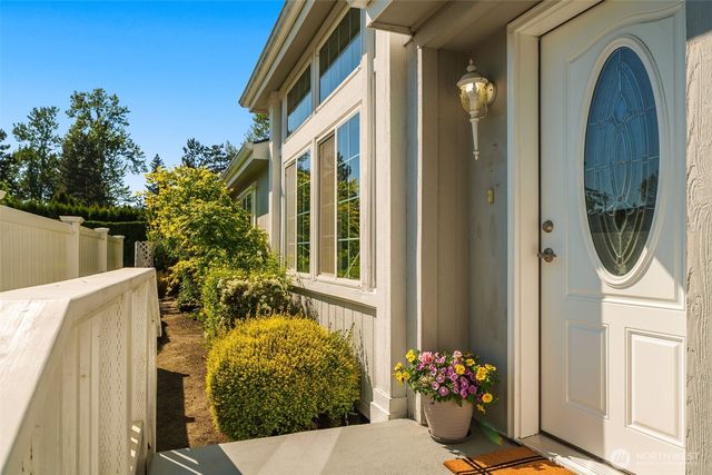 23606 Lake Dr W, Bothell, WA 98021