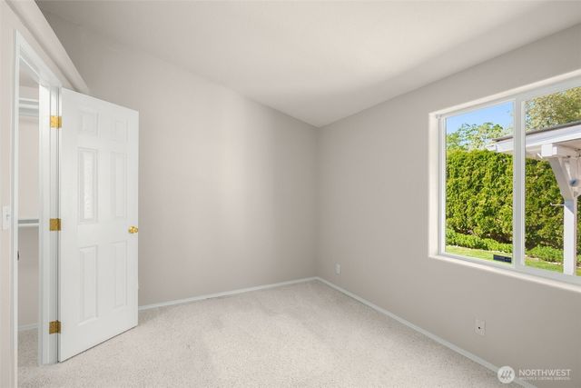 23606 Lake Dr W, Bothell, WA 98021