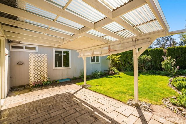 23606 Lake Dr W, Bothell, WA 98021