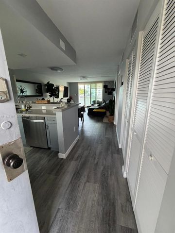 4000 NE 170th St 206, North Miami Beach, FL 33160