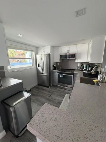 4000 NE 170th St 206, North Miami Beach, FL 33160