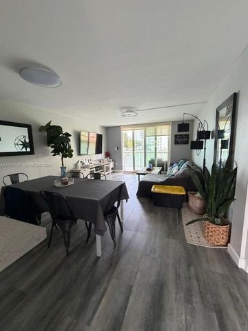 4000 NE 170th St 206, North Miami Beach, FL 33160