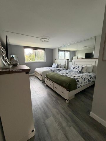 4000 NE 170th St 206, North Miami Beach, FL 33160