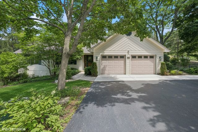 14216 Oakview Court, Woodstock, IL 60098