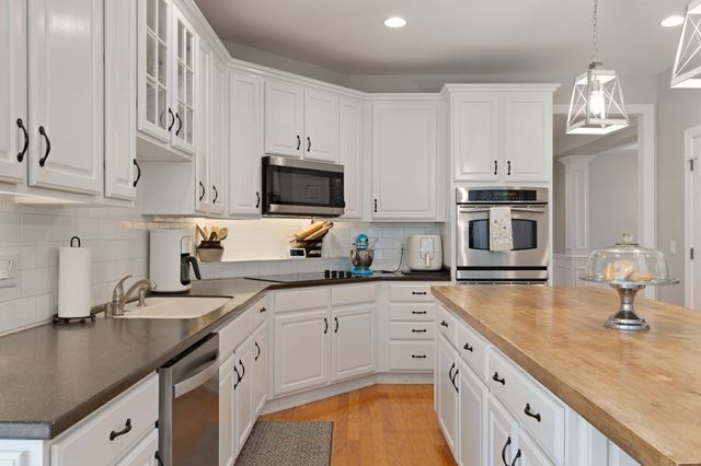 9015 Grey Pointe Ct, Brentwood, TN 37027