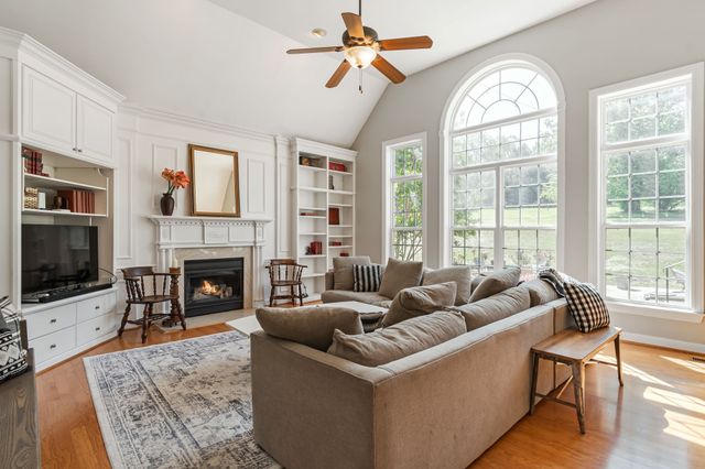 9015 Grey Pointe Ct, Brentwood, TN 37027
