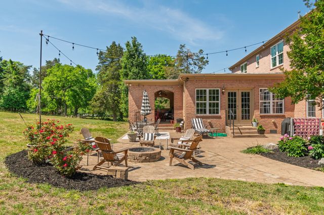 9015 Grey Pointe Ct, Brentwood, TN 37027