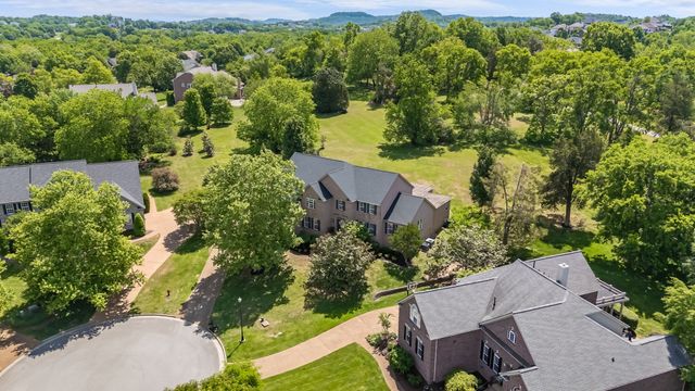 9015 Grey Pointe Ct, Brentwood, TN 37027