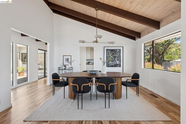 14300 Skyline Blvd, Oakland, CA 94619