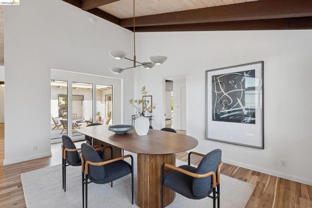 14300 Skyline Blvd, Oakland, CA 94619