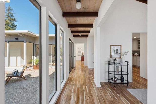 14300 Skyline Blvd, Oakland, CA 94619