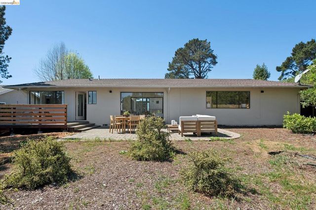 14300 Skyline Blvd, Oakland, CA 94619