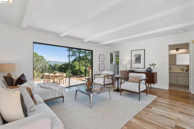 14300 Skyline Blvd, Oakland, CA 94619