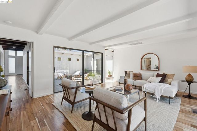 14300 Skyline Blvd, Oakland, CA 94619