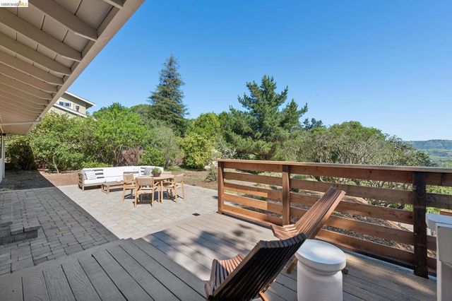 14300 Skyline Blvd, Oakland, CA 94619