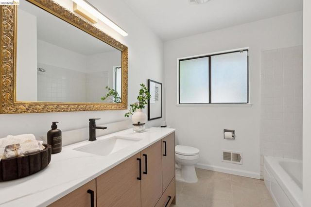 14300 Skyline Blvd, Oakland, CA 94619