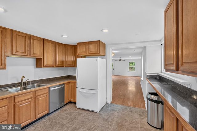 750 N GEORGE MASON DR, Arlington, VA 22203
