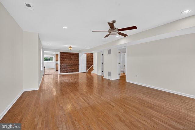 750 N GEORGE MASON DR, Arlington, VA 22203