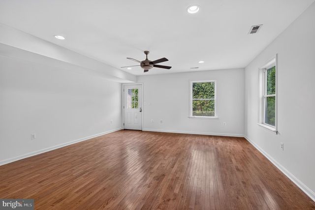 750 N GEORGE MASON DR, Arlington, VA 22203