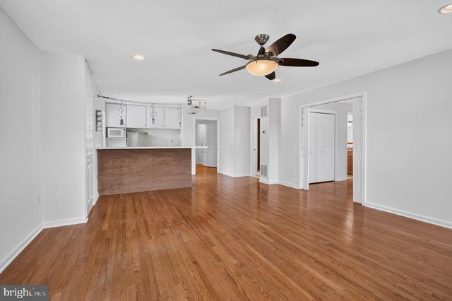 750 N GEORGE MASON DR, Arlington, VA 22203