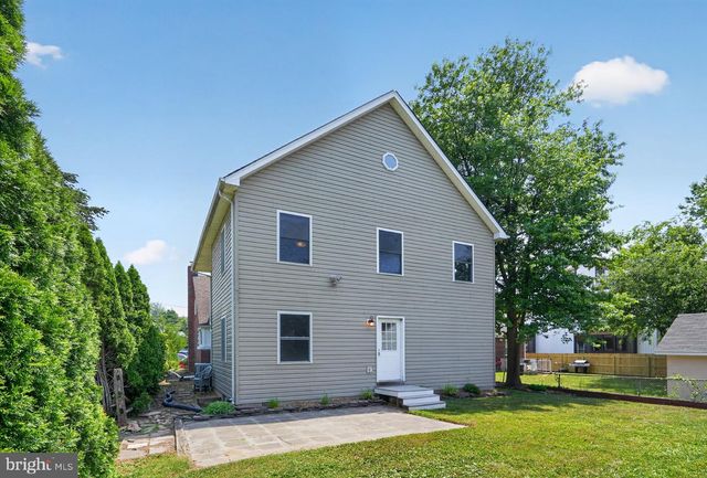 750 N GEORGE MASON DR, Arlington, VA 22203