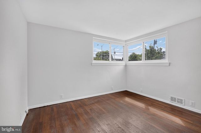 750 N GEORGE MASON DR, Arlington, VA 22203