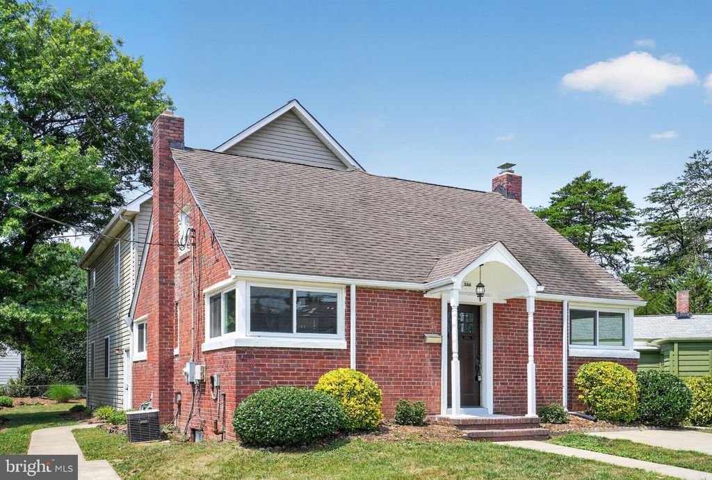 750 N GEORGE MASON DR, Arlington, VA 22203