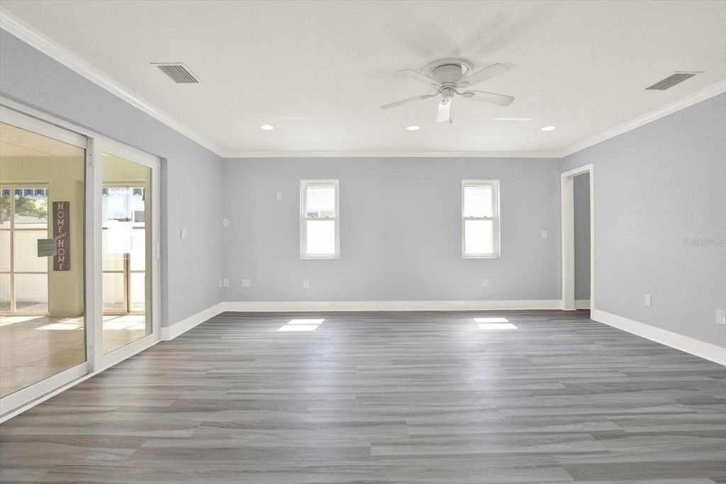 Image 21 of property listing at 203 163RD AVENUE, Redington Beach, FL 33708