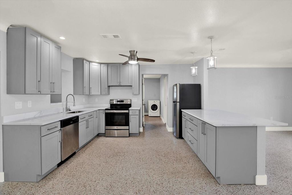 Image 6 of property listing at 203 163RD AVENUE, Redington Beach, FL 33708