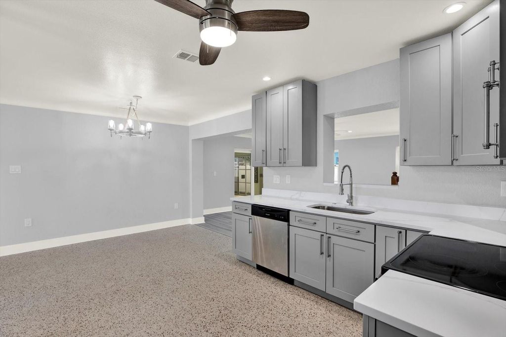 Image 8 of property listing at 203 163RD AVENUE, Redington Beach, FL 33708