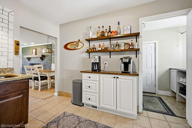 9034 Elmhurst Avenue, Plymouth Charter Township, MI 48170
