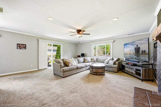 9034 Elmhurst Avenue, Plymouth Charter Township, MI 48170