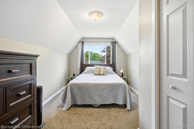 9034 Elmhurst Avenue, Plymouth Charter Township, MI 48170