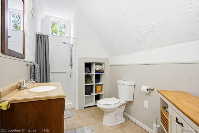 9034 Elmhurst Avenue, Plymouth Charter Township, MI 48170
