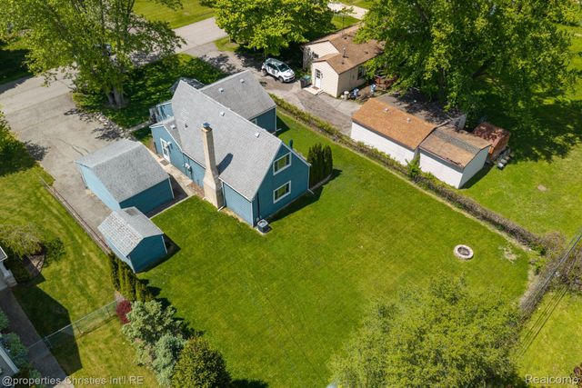 9034 Elmhurst Avenue, Plymouth Charter Township, MI 48170