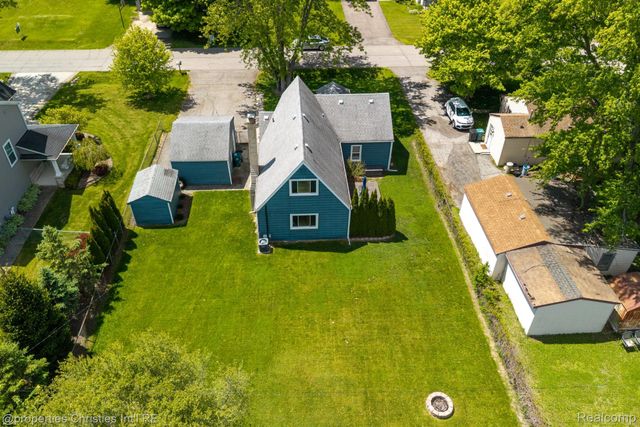 9034 Elmhurst Avenue, Plymouth Charter Township, MI 48170