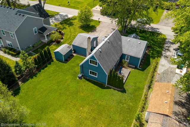 9034 Elmhurst Avenue, Plymouth Charter Township, MI 48170