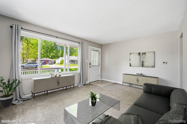9034 Elmhurst Avenue, Plymouth Charter Township, MI 48170