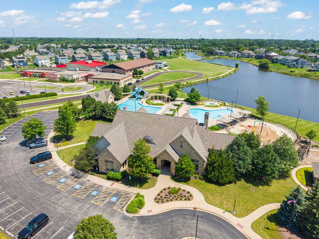 3687 Peregrine Way, Elgin, IL 60124