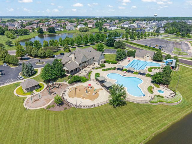 3687 Peregrine Way, Elgin, IL 60124