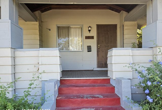 4908 9th Ave, Sacramento, CA 95820