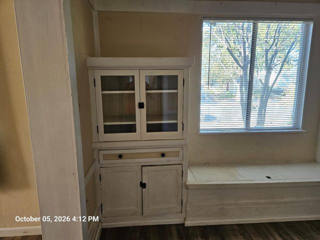4908 9th Ave, Sacramento, CA 95820